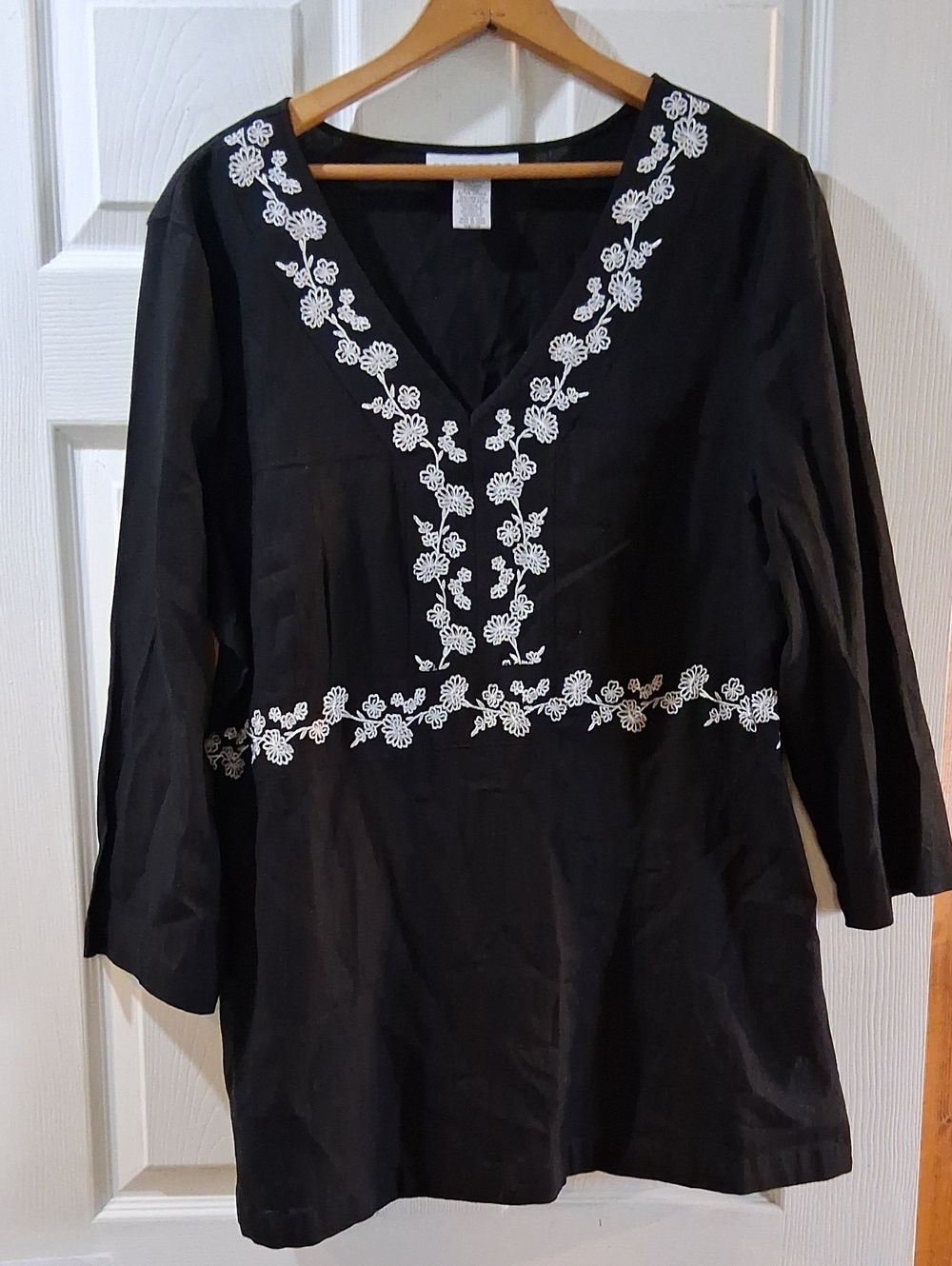 Sag Harbor Black Tunic with White Floral Embroidery